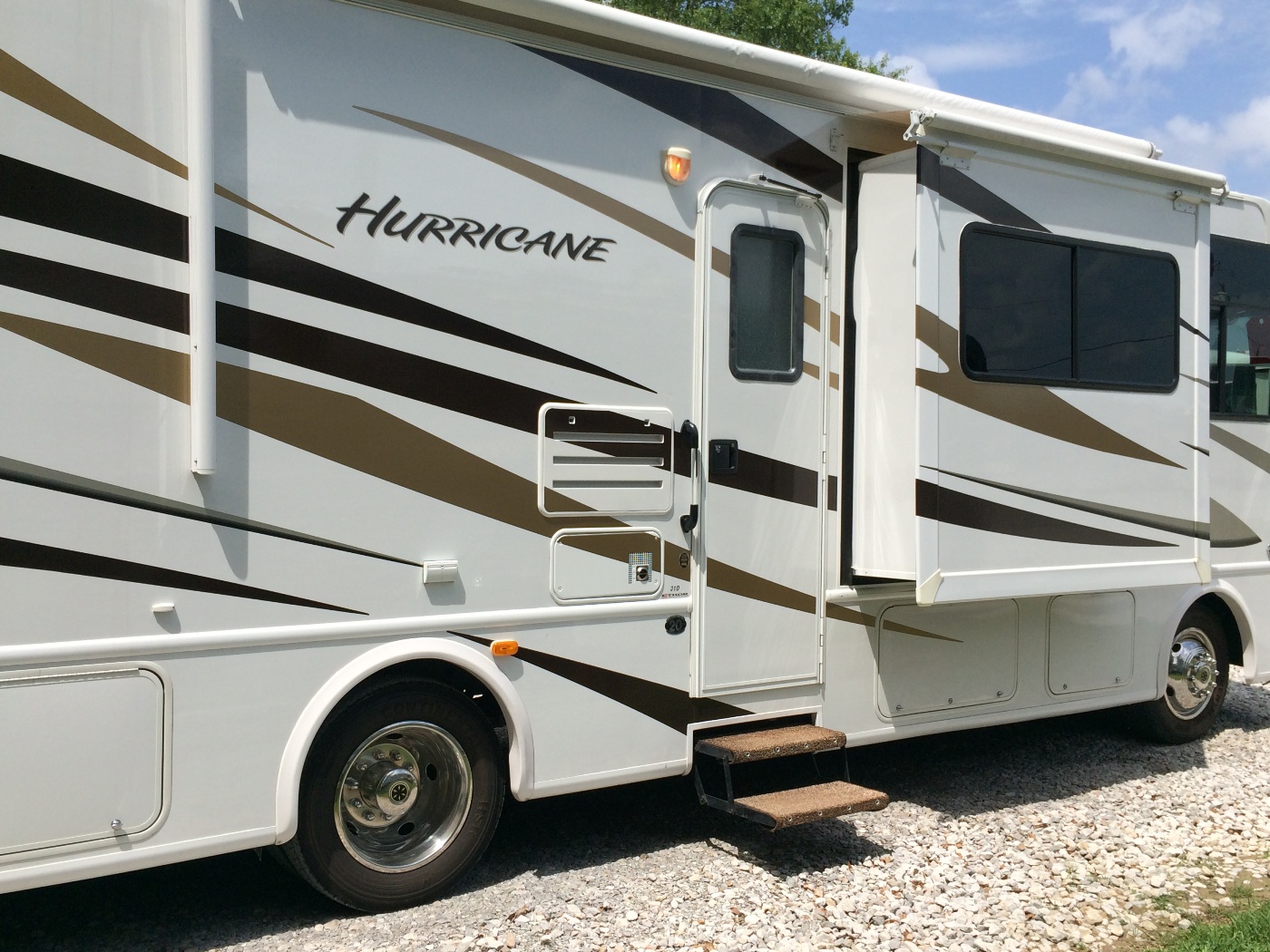 2011 Thor Hurricane 31D Used Motorhomes and RVs for sale